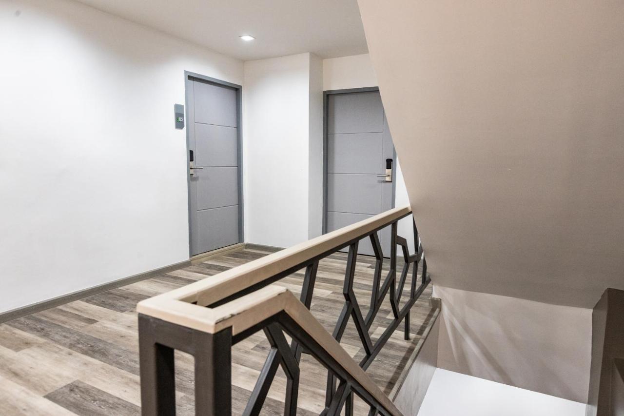 Baan Kun Mhor Hostel บ้านคุณหมอโฮสเทล Μπανγκόκ Εξωτερικό φωτογραφία