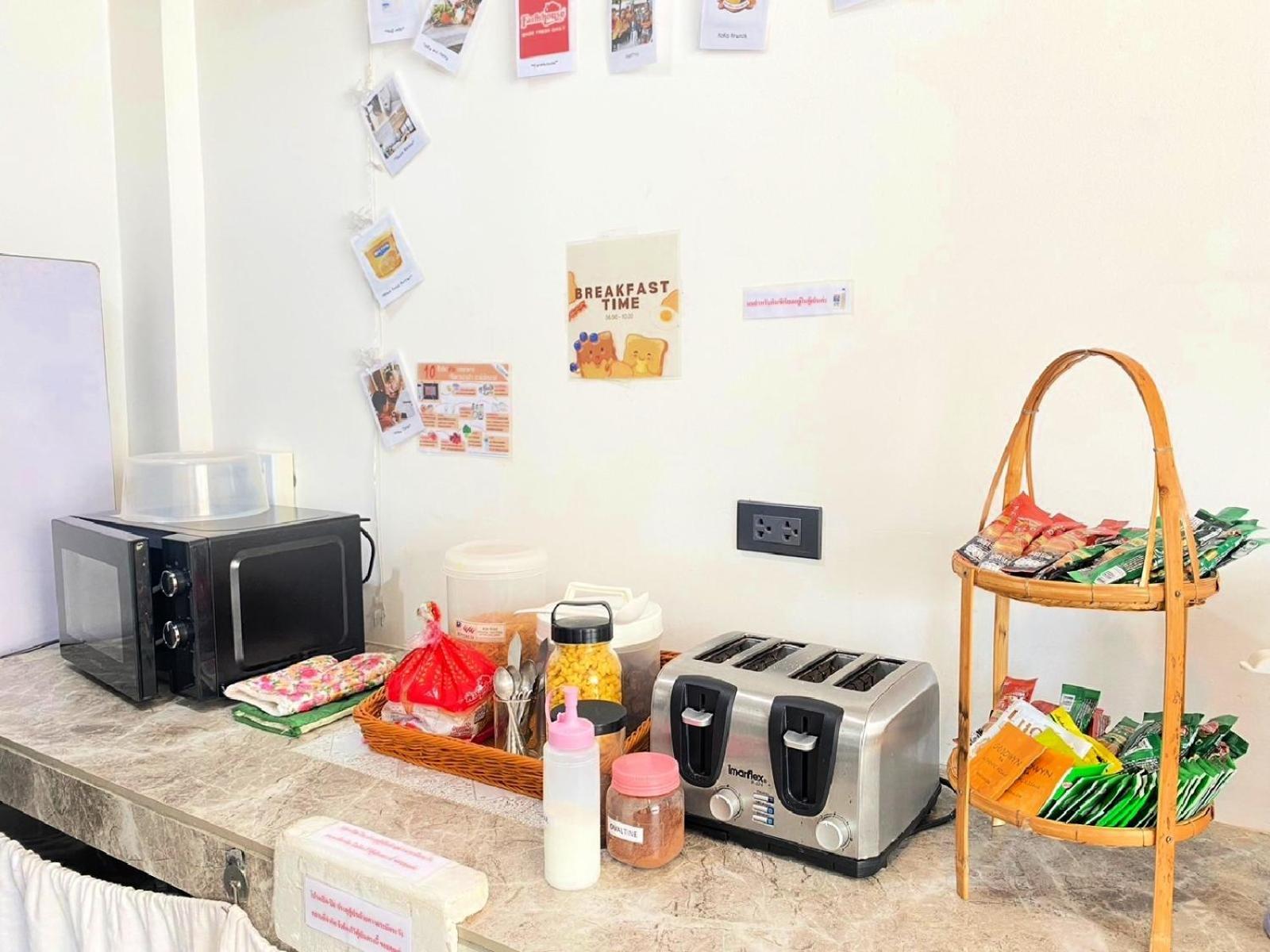 Baan Kun Mhor Hostel บ้านคุณหมอโฮสเทล Μπανγκόκ Εξωτερικό φωτογραφία